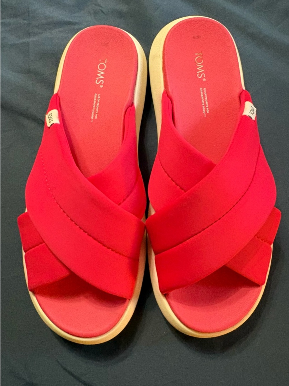 TOMS Women’s pink Crisscross Slide Sandals